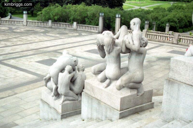 Gustav Vigeland people sculptures.