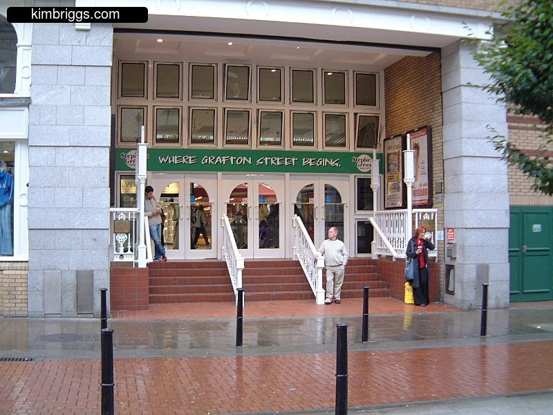 Street entrance to Grafton Street Mall.