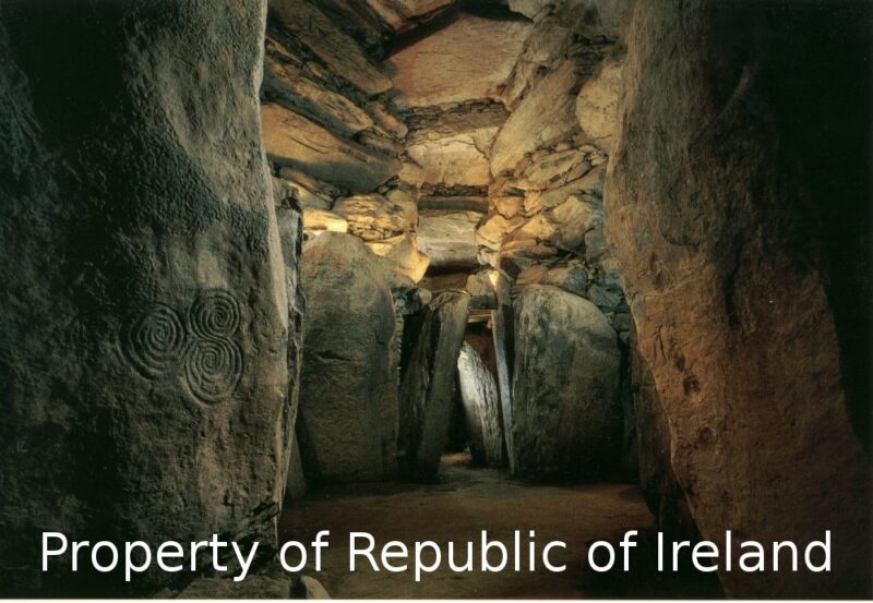 Postcard showing Newgrange Interior.
